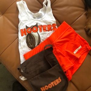Hooters outfit